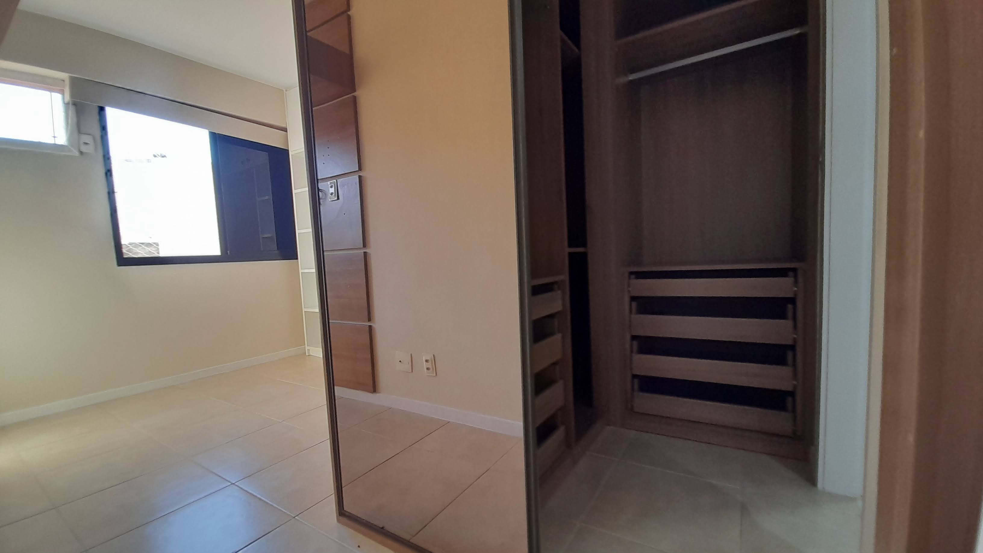 Apartamento a venda  Tijuca colado metrô.